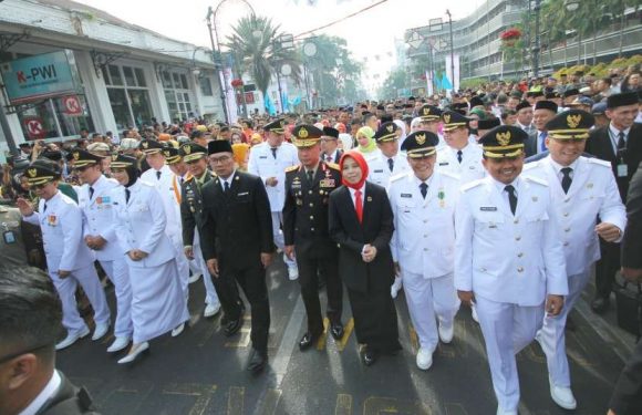 Kepala Daerah Lakukan “Historical Walk” Sebelum Dilantik Ridwan Kamil