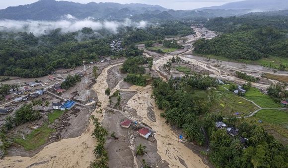 Peran Kepala Daerah dalam Krisis dan Bencana: Menyongsong Kepemimpinan yang Responsif dan Profesional